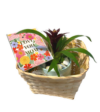 Load image into Gallery viewer, Gift Basket -Small-
